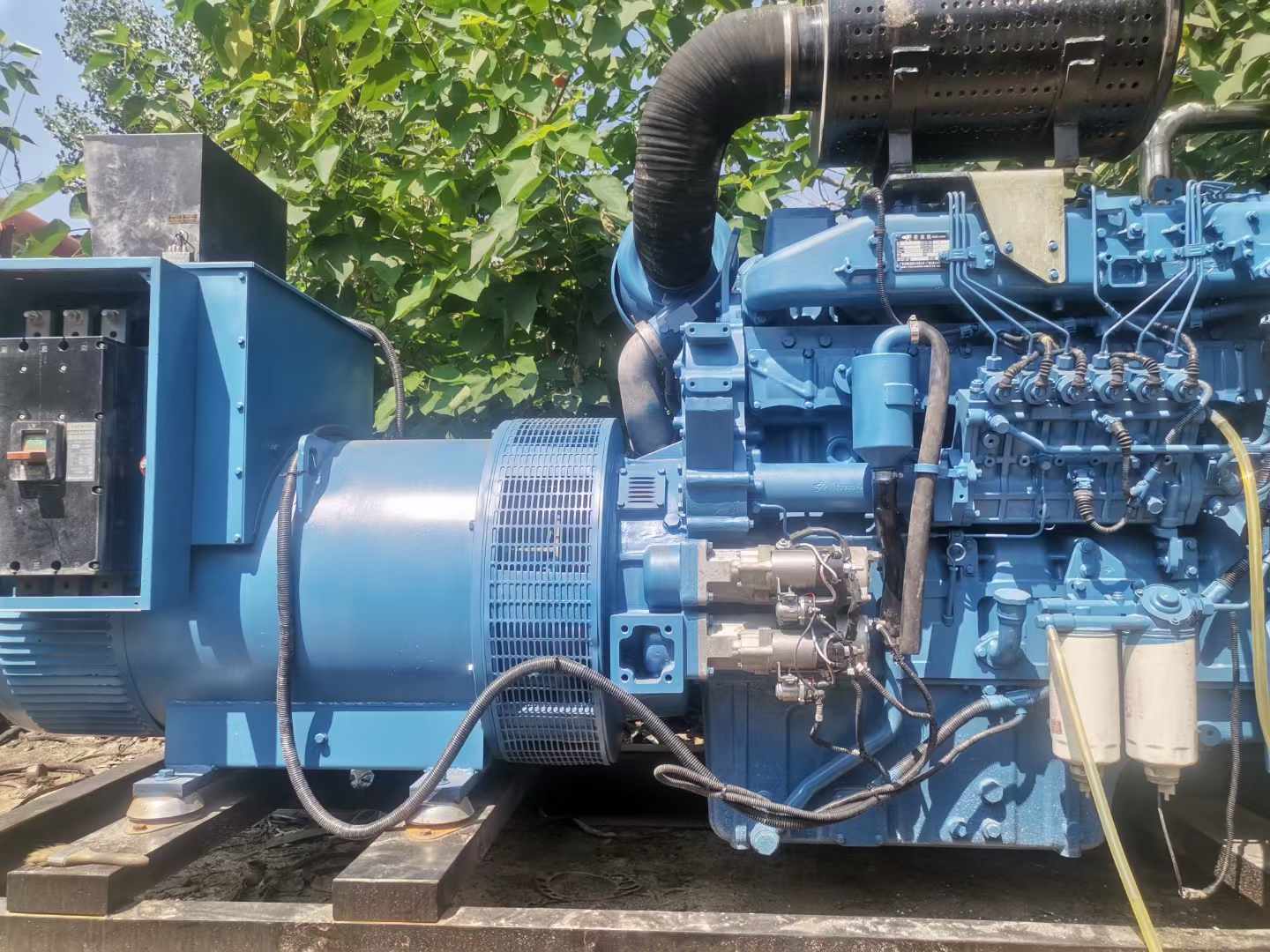 北川详细说明降低 800kW 柴油发电机输出电流波动的方法